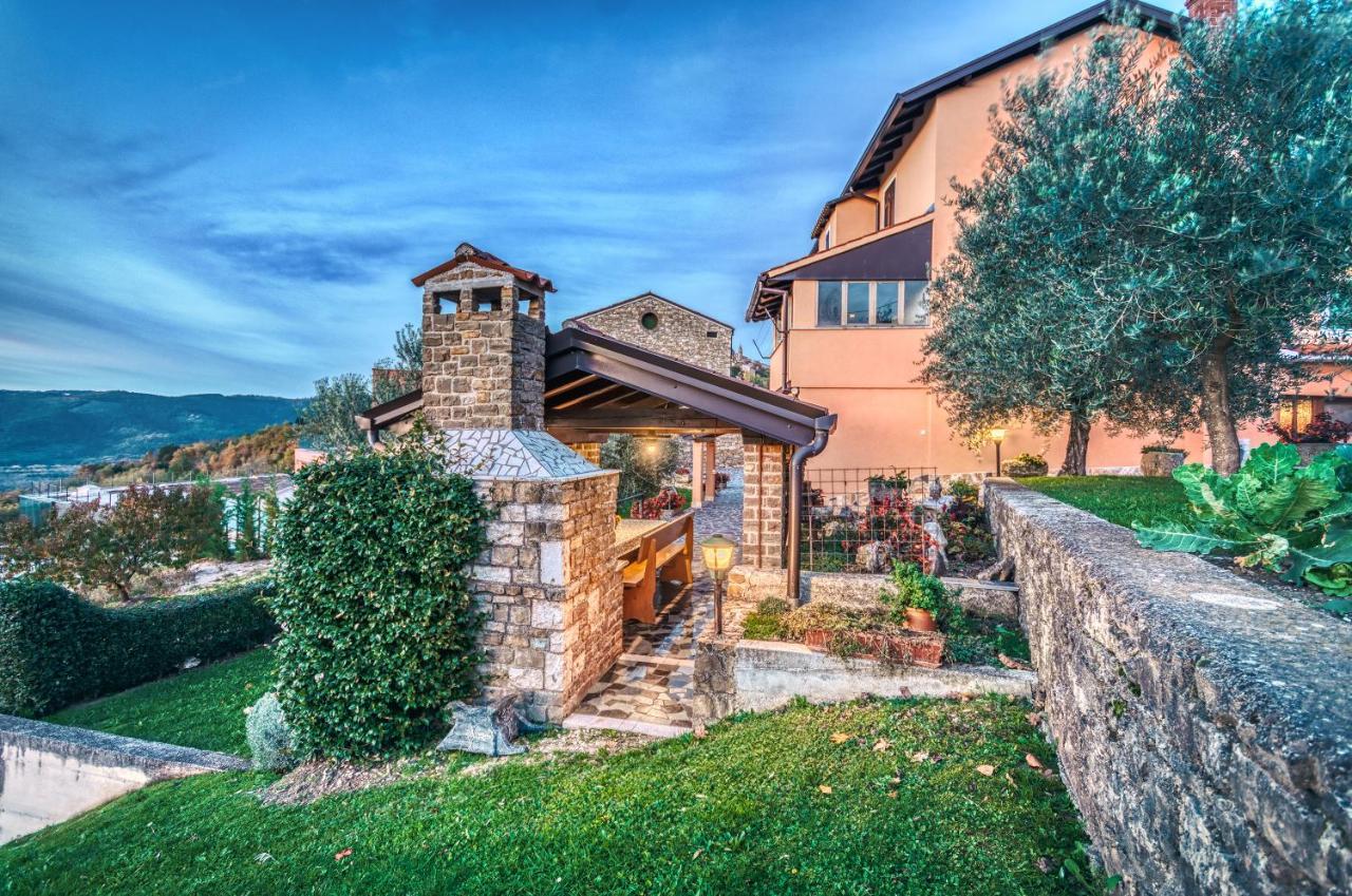 Guest House Nena Motovun Exterior photo