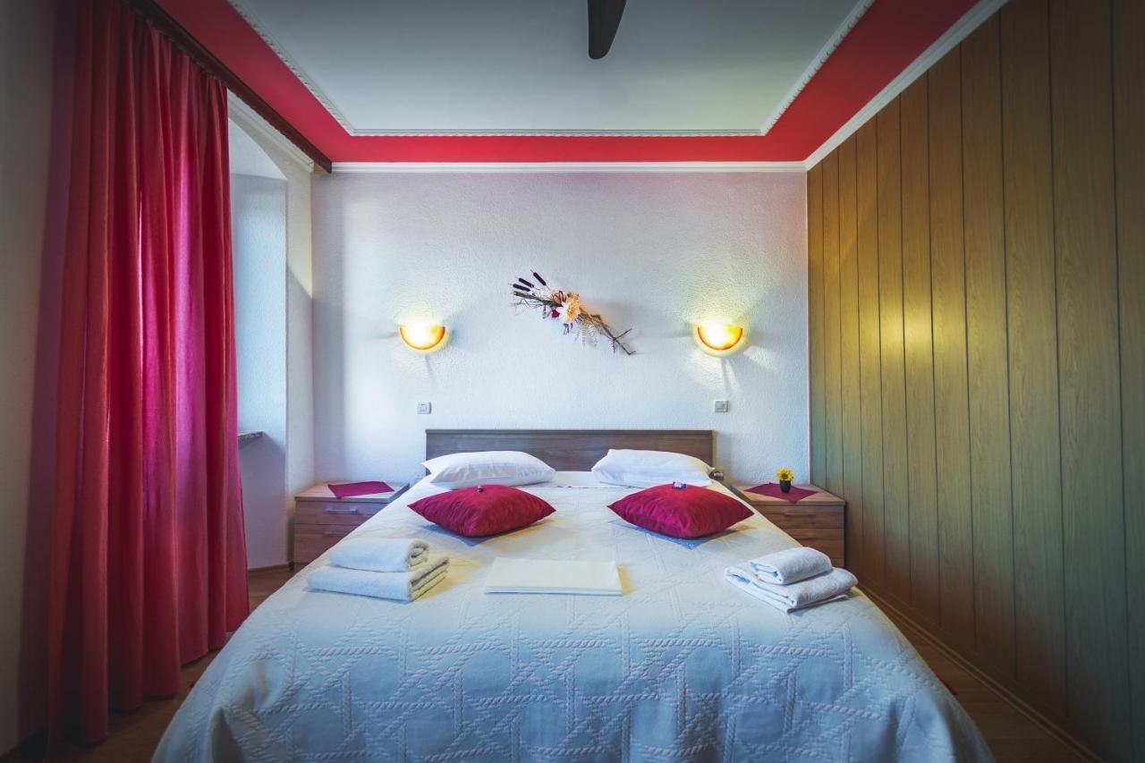 Guest House Nena Motovun Exterior photo